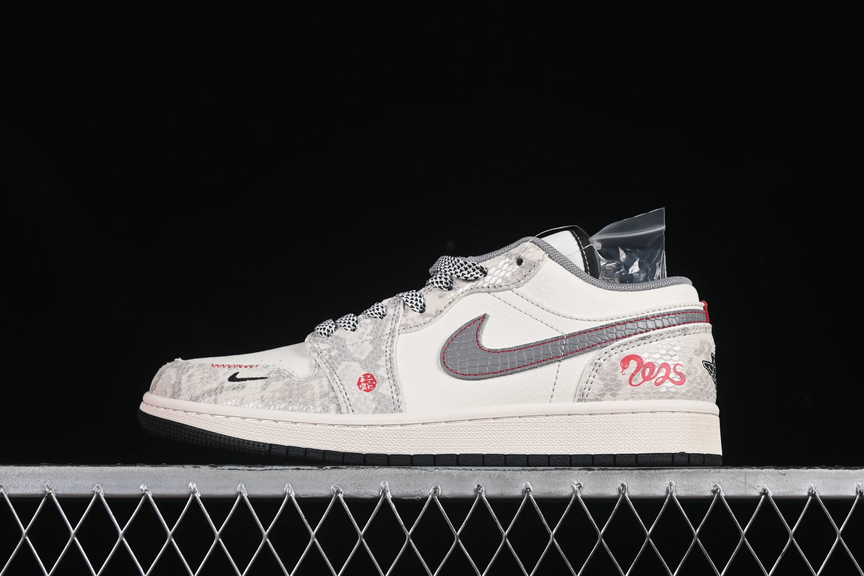 All categories Air Jordan Jordan series basketball shoes Air Jordan 1 Low high-end customized low-top sneakers Air Jordan 1 Low AJ1 Joe 1 Year of the Snake limited gray silver snake scale high-end customized low-top retro basketball shoes SJ9950-054